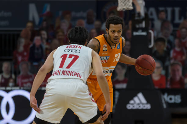 界中并不少 界中并不少